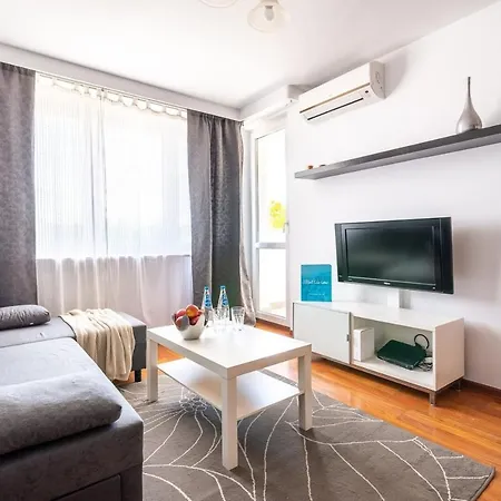 W Rent Like - Grojecka 80102 公寓
